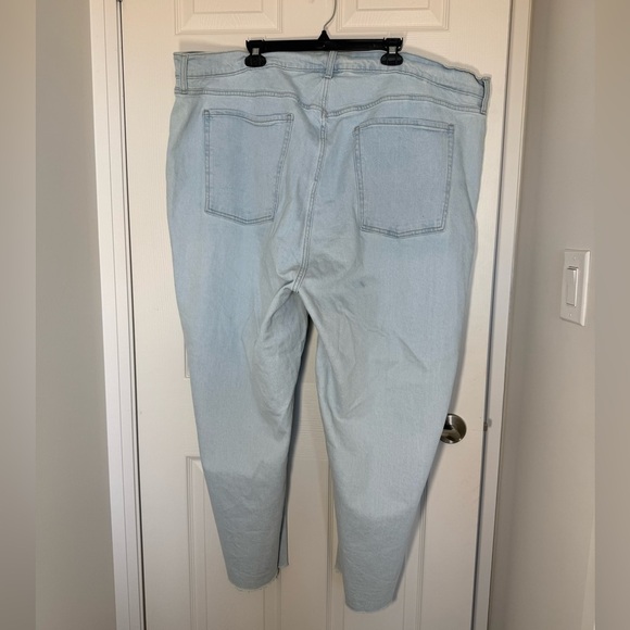 Old Navy Sky- Hi Straight High Rise Distressed secret smooth jeans- size 28 NWOT - Picture 9 of 9